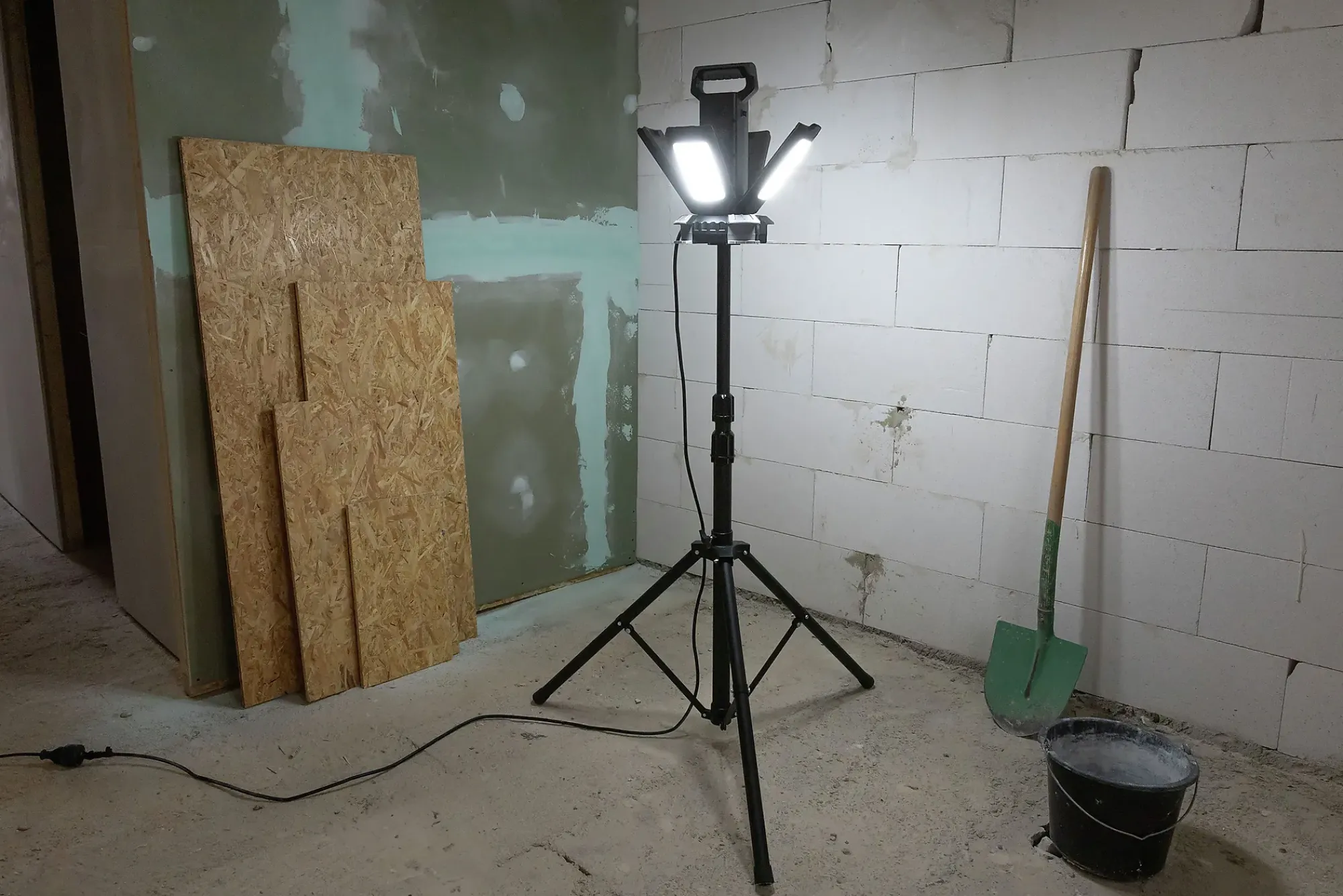 Arbeidslampe 14000lm med stativ-Ansmann New