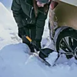 Bilspade PLUS med stål sliteskinne-Fiskars Best