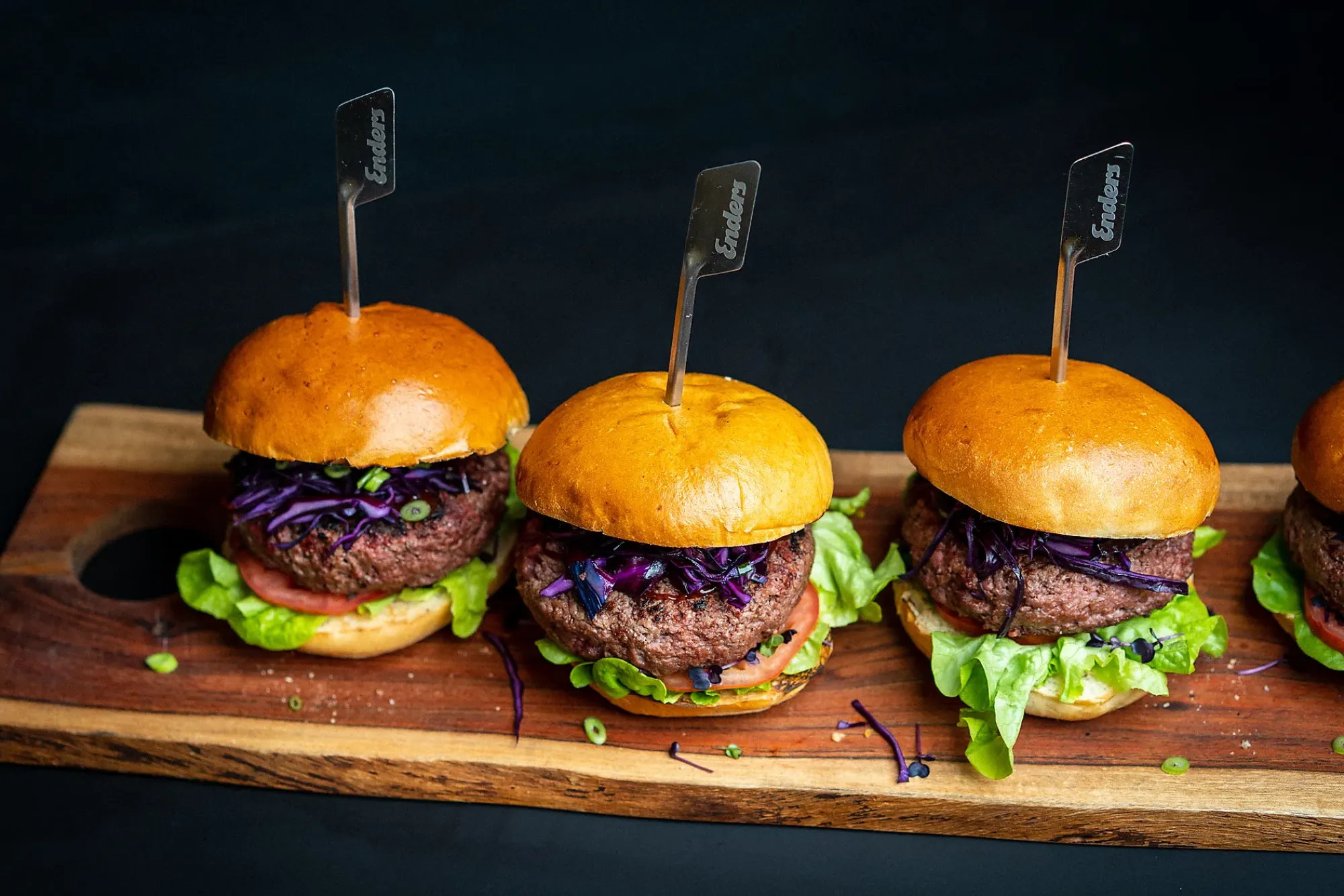 Burgerpresse og 4 grilspyd sett-Enders Clearance