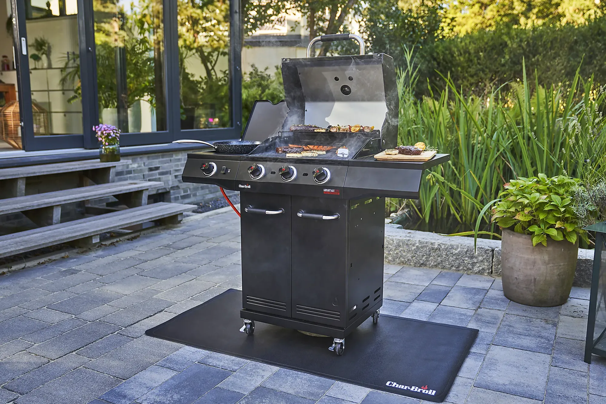 Grillmatte i sort pvc 150x80cm-Char Broil Online