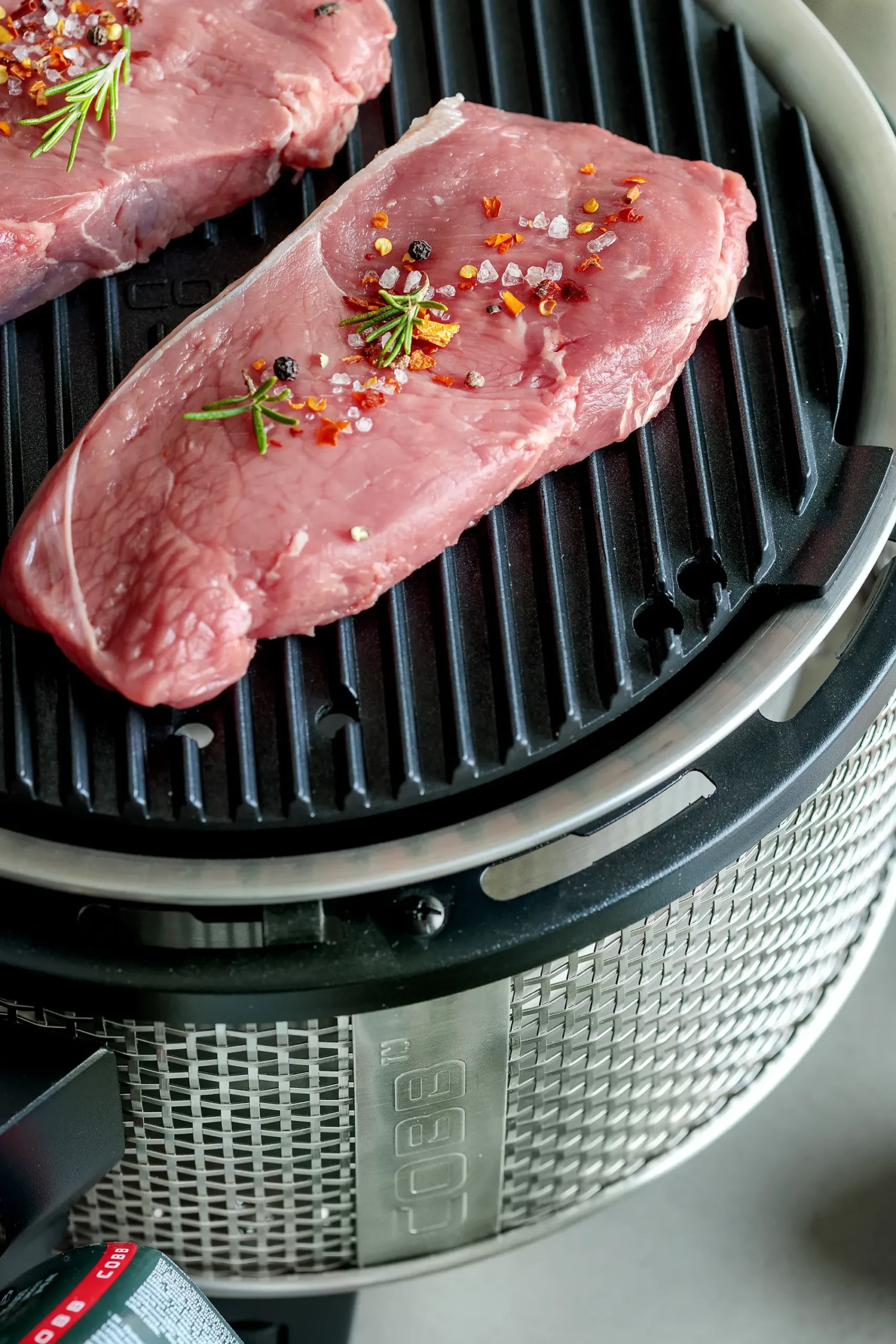 Grill Premier Gass De luxe 2.0-Cobb Sale
