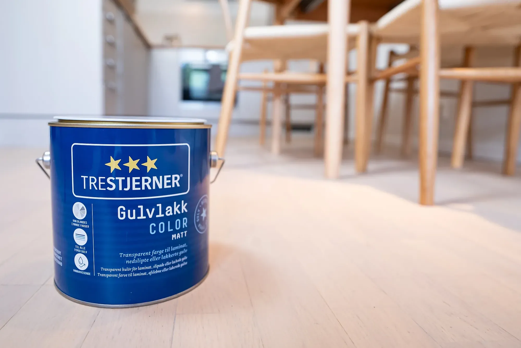 Gulvlakk color 2,7l-Trestjerner New