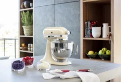 KJØKKENMASKIN KREM 4,8L ARTISAN-Kitchenaid New