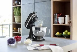 KJØKKENMASKIN SORT 4,8L ARTISAN MED VIPPEHODE-Kitchenaid Hot