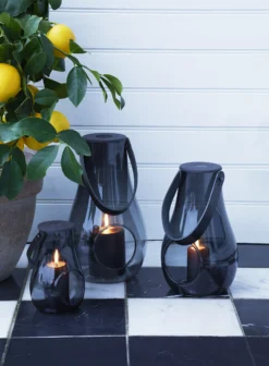 Lykt med hank Design With Light smoke 25cm-Holmegaard Hot