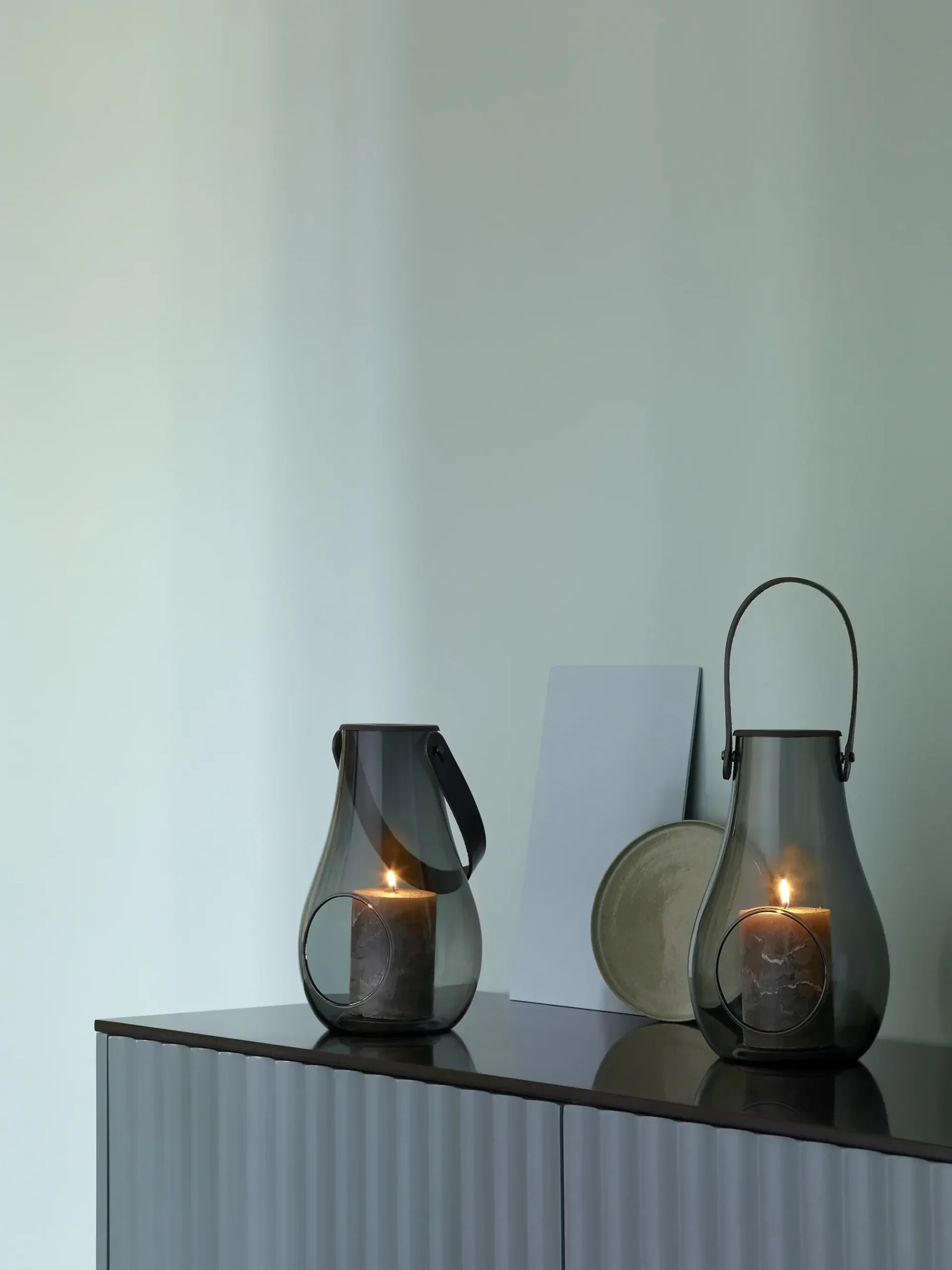 Lykt med hank Design With Light smoke 25cm-Holmegaard Hot