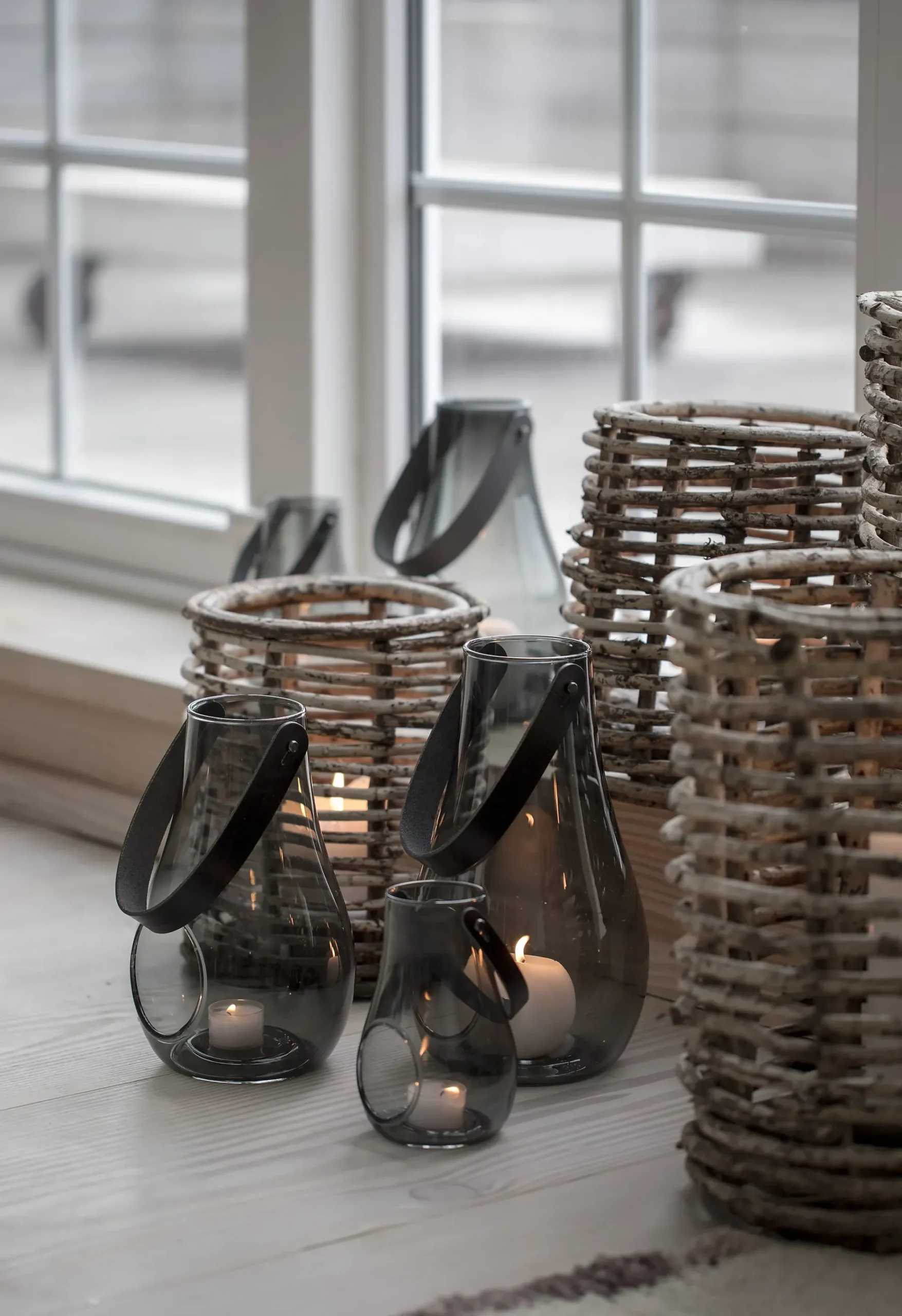 Lykt med hank Design With Light smoke 16cm-Holmegaard Best