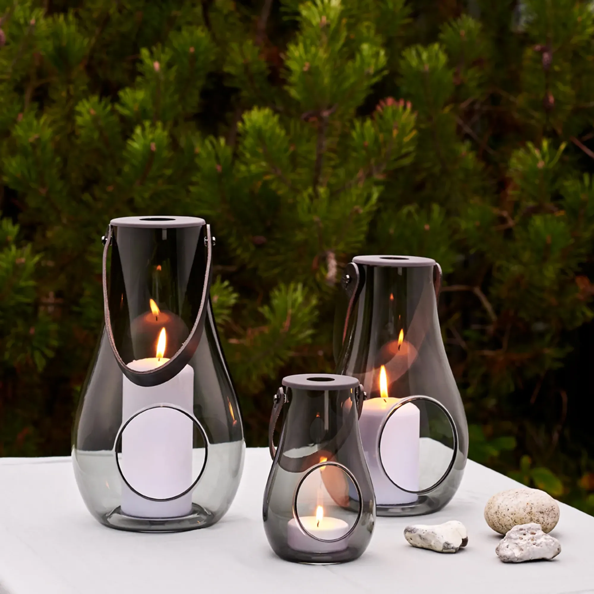 Lykt med hank Design With Light smoke 16cm-Holmegaard Best