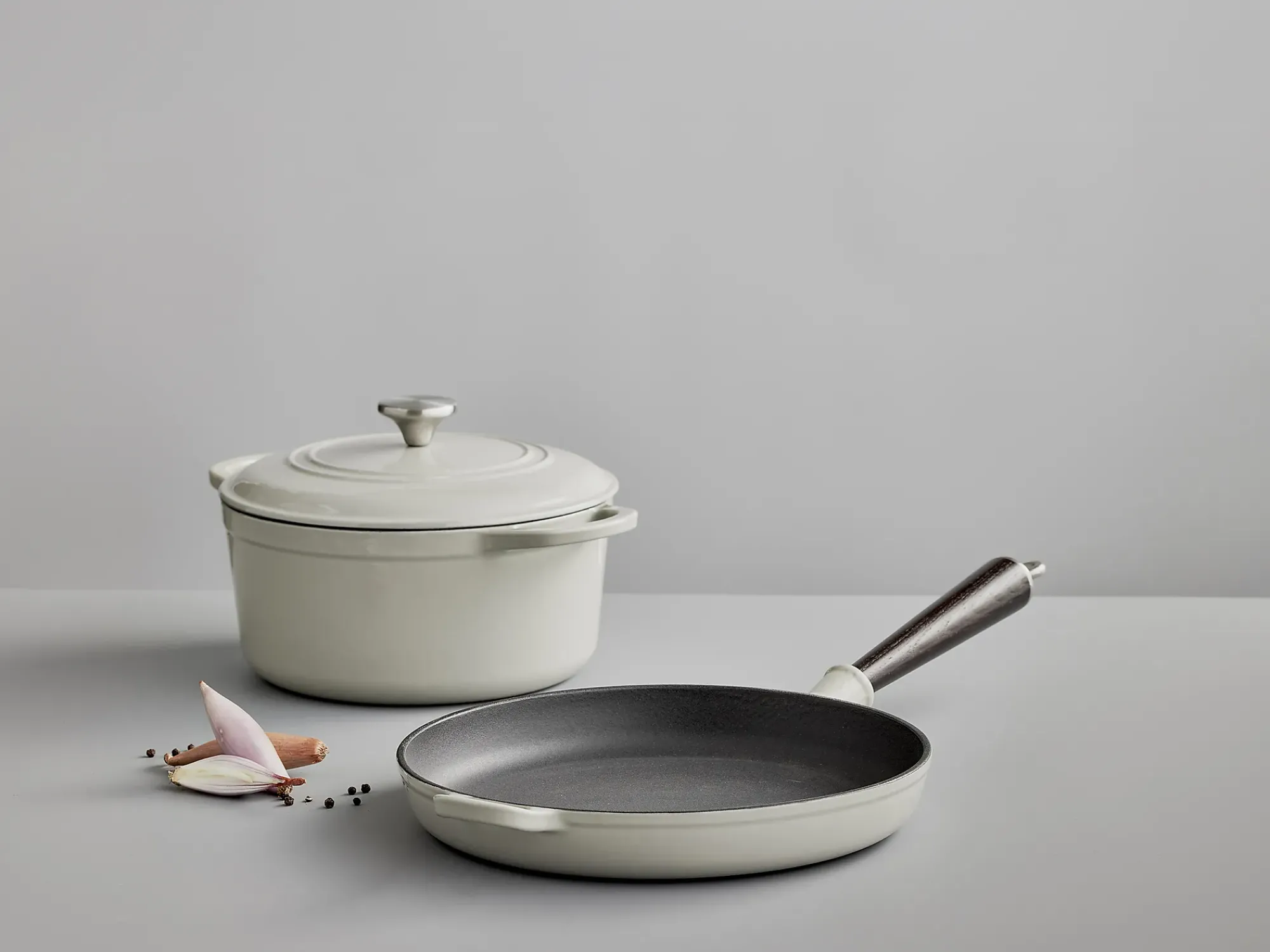 Støpejernspanne Emaljert 28cm Ember Stone-Invite Online