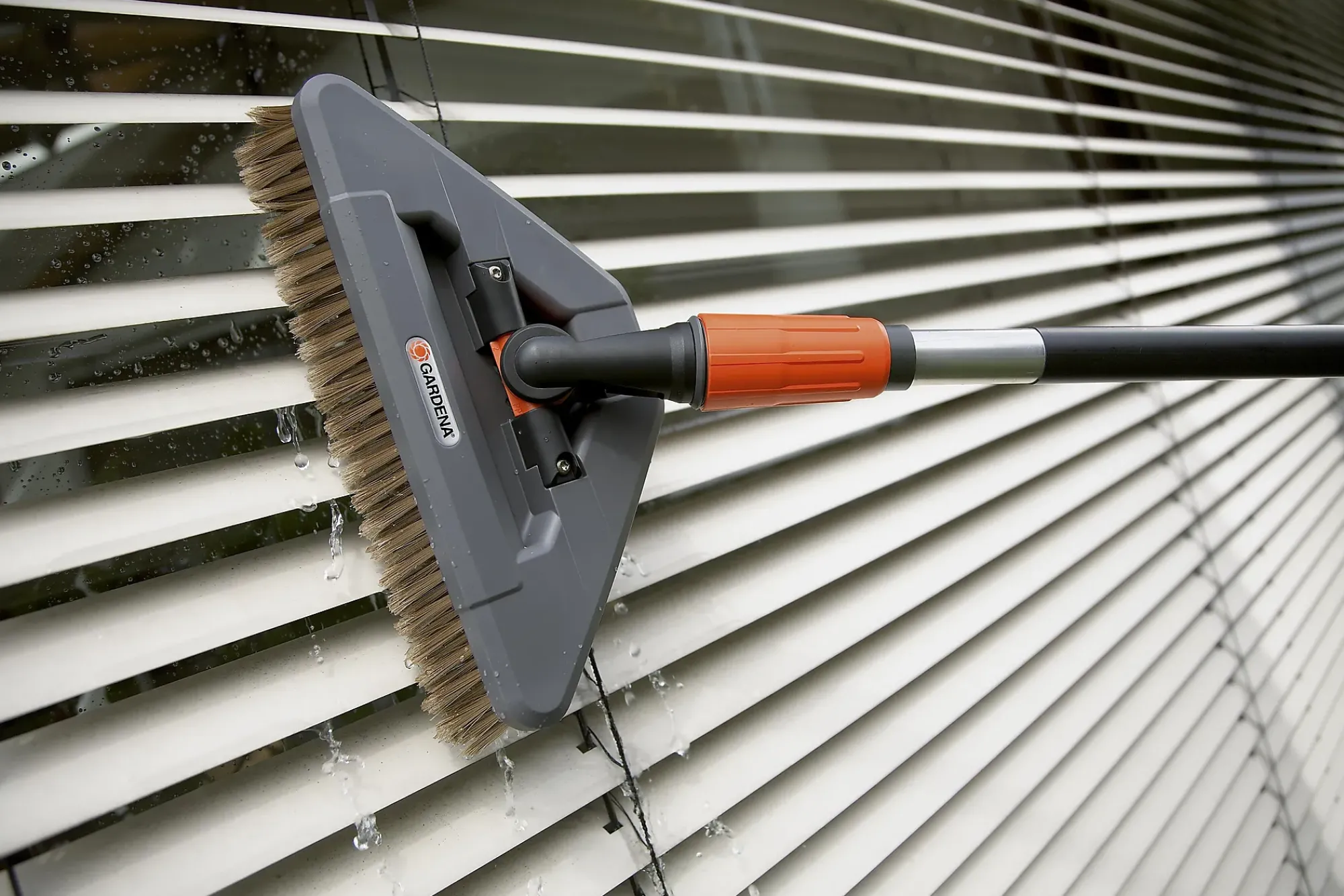 VASKEBØRSTE M/ KULELEDD 05560-Gardena Online